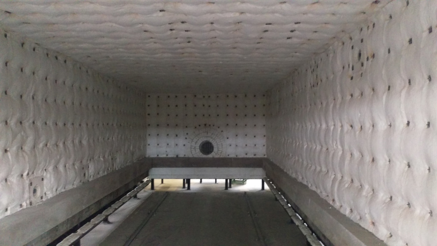 Thermal treatment furnace insulation with surface area of 32 m², T = 1100 °C